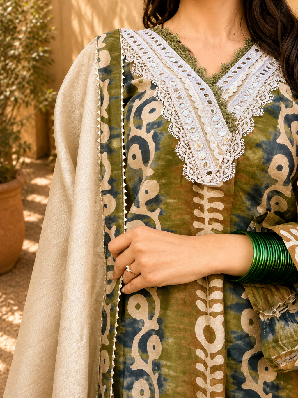 Noor-e-Khus Pakistani Suit