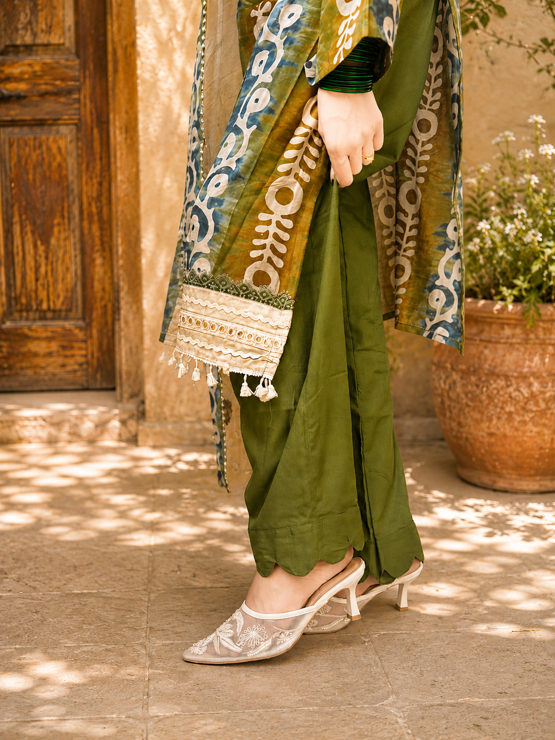 Noor-e-Khus Pakistani Suit
