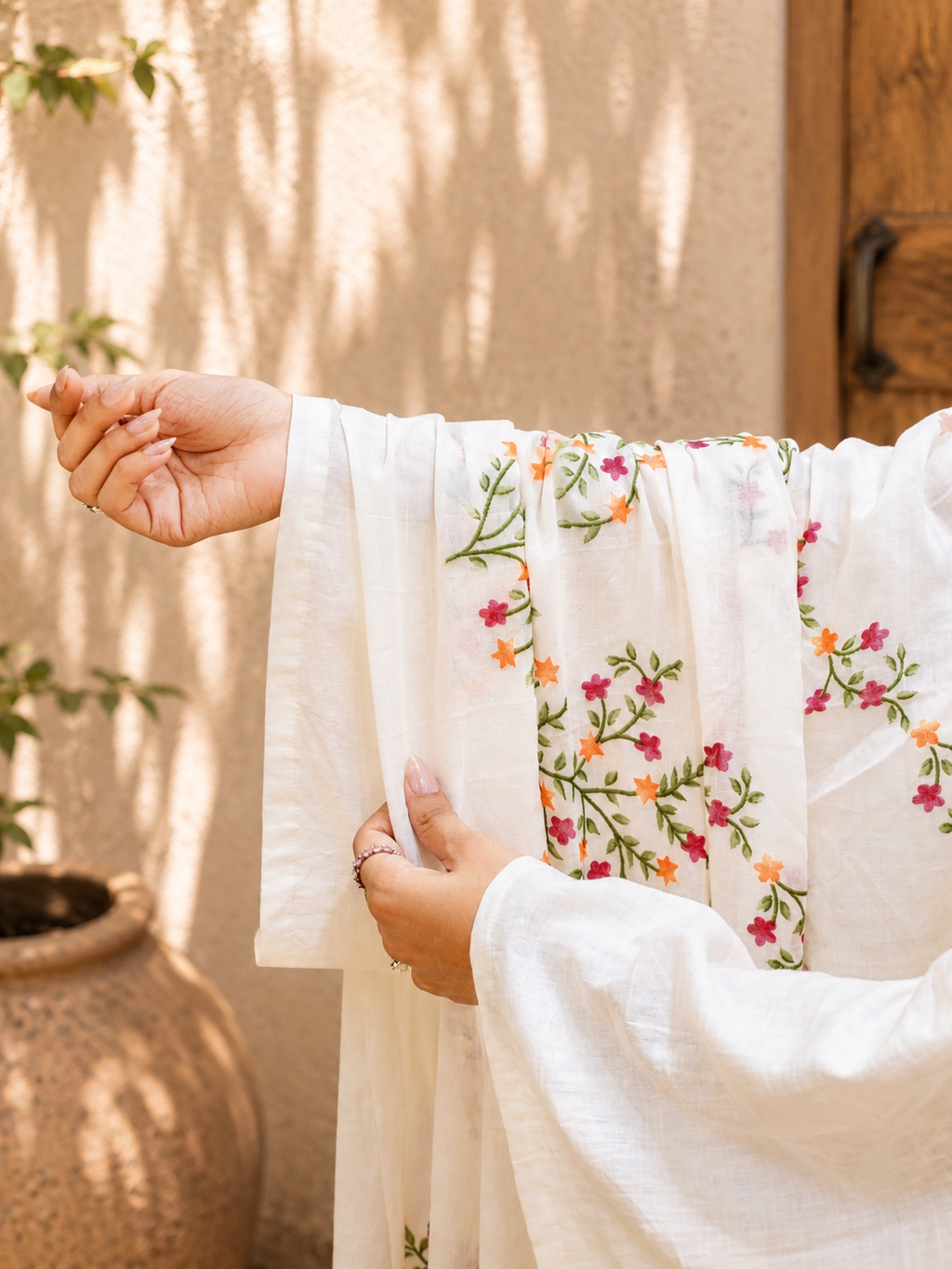 White🕊️ Embroidered Farshi Salwar Suit