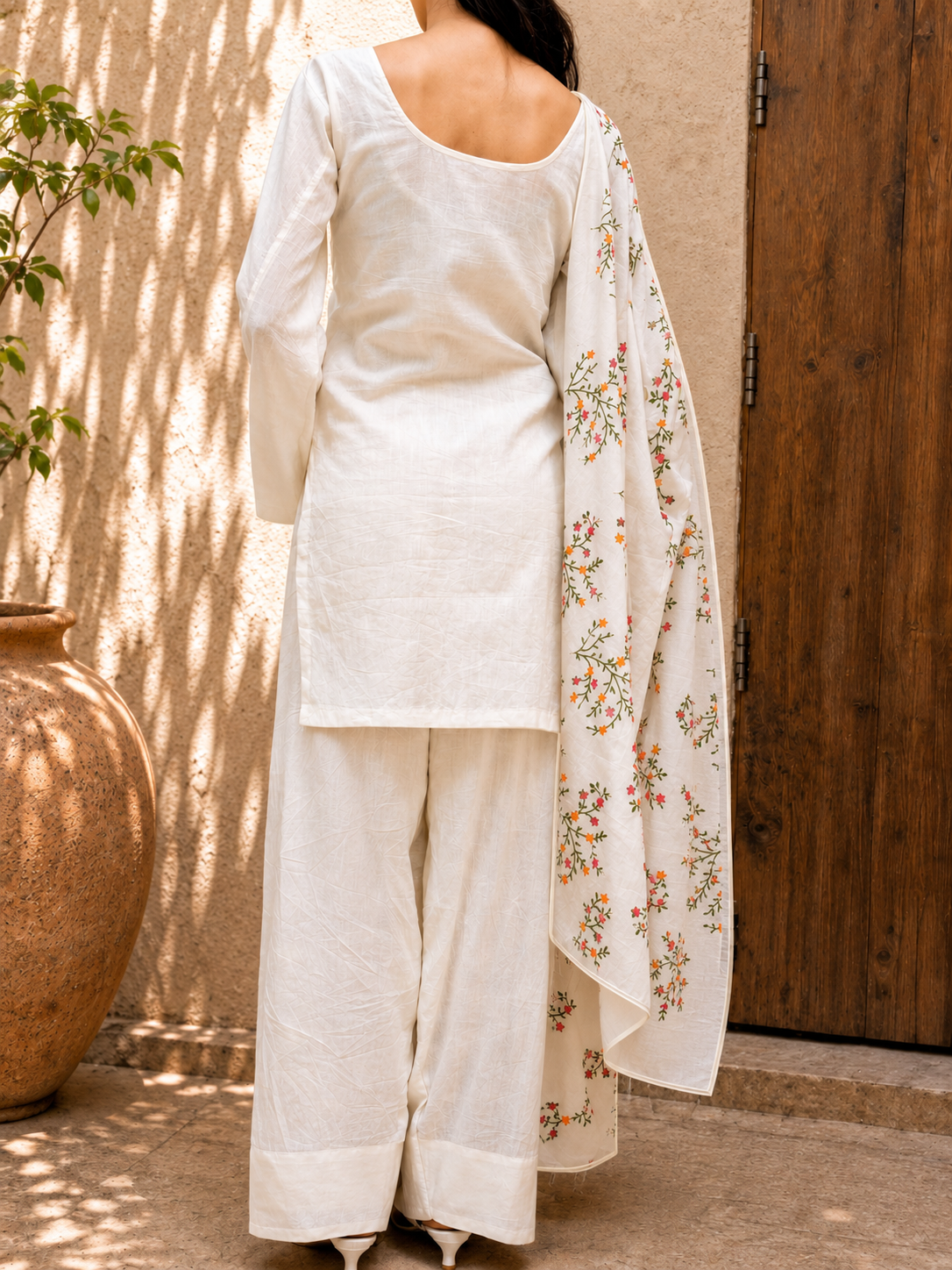 White🕊️ Embroidered Farshi Salwar Suit